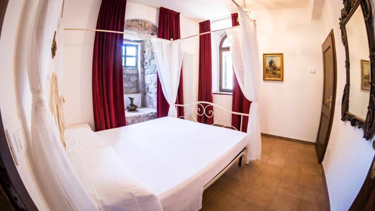 Castel Toblino Apartments Calavino ภายนอก รูปภาพ